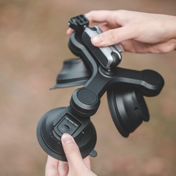 THREE-ARM SUCTION MOUNT
